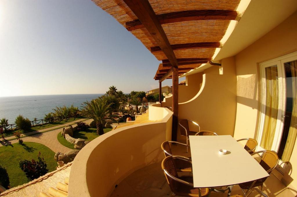 Hotel Villaggio Cala Di Volpe Капо-Ватикано Екстер'єр фото