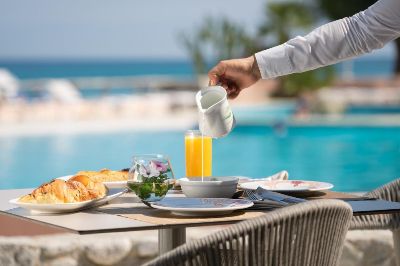 Hotel Villaggio Cala Di Volpe Капо-Ватикано Екстер'єр фото
