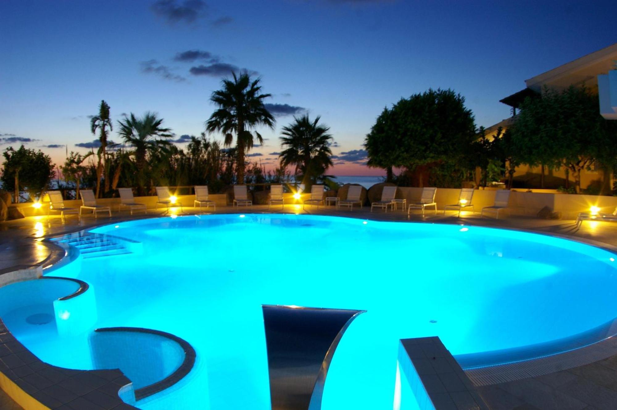 Hotel Villaggio Cala Di Volpe Капо-Ватикано Екстер'єр фото