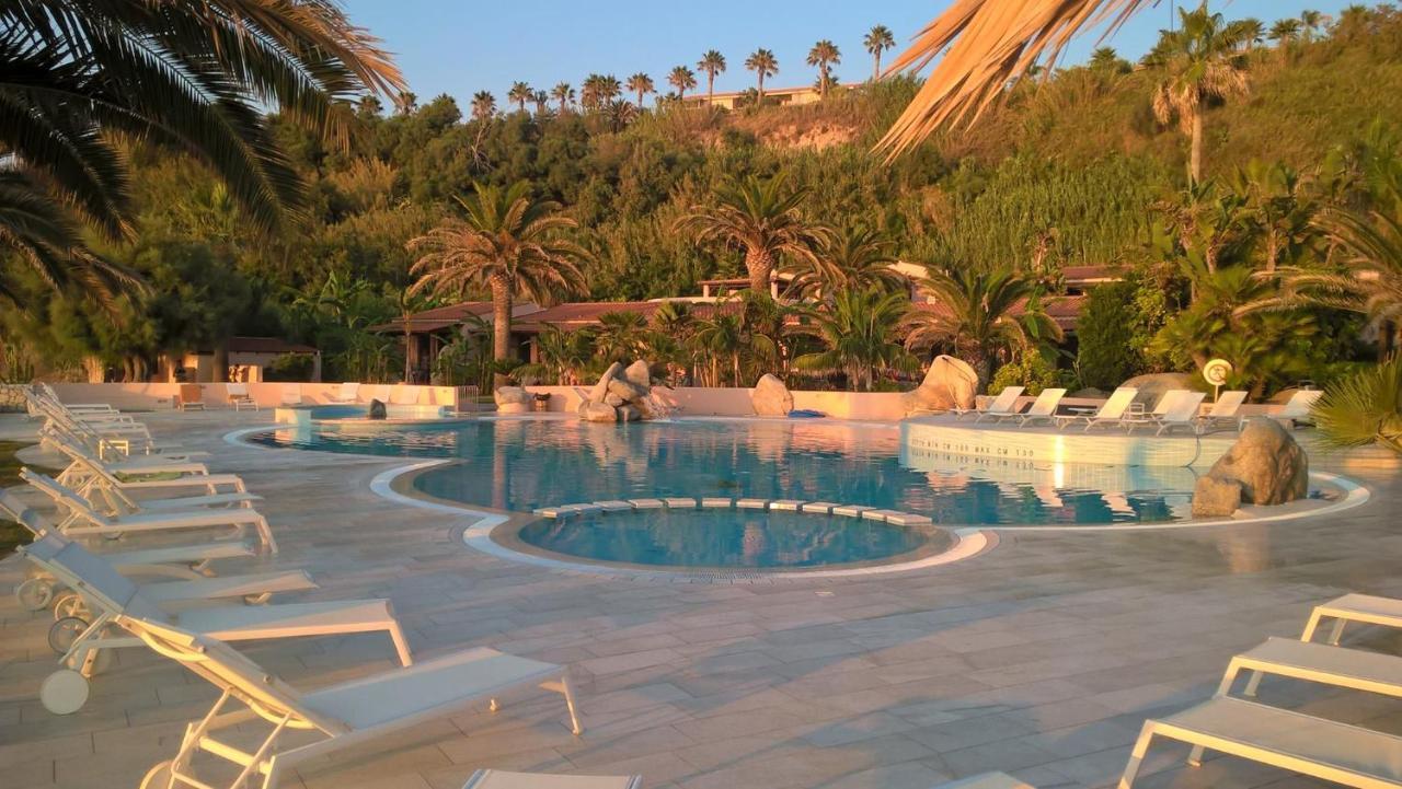 Hotel Villaggio Cala Di Volpe Капо-Ватикано Екстер'єр фото