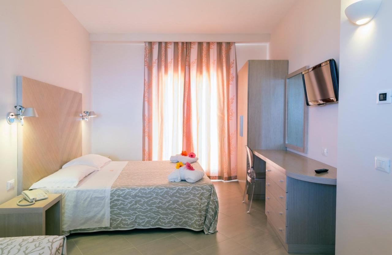 Hotel Villaggio Cala Di Volpe Капо-Ватикано Екстер'єр фото